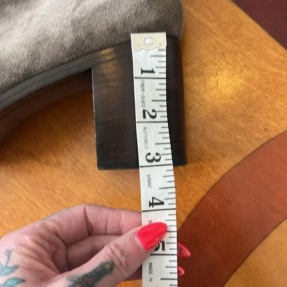 FRYE Joan Campus Suede Wood heeled ankle zip boot. Size 9.5 M Grey - Picture 10 of 12